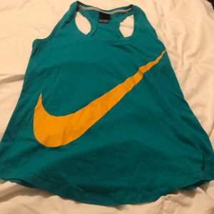 Nike runners Razorback tank